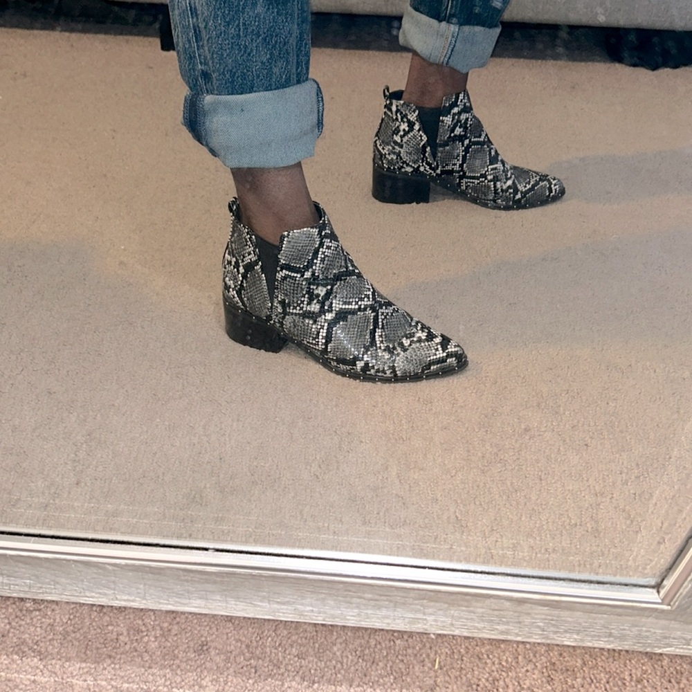 Bar III Boots